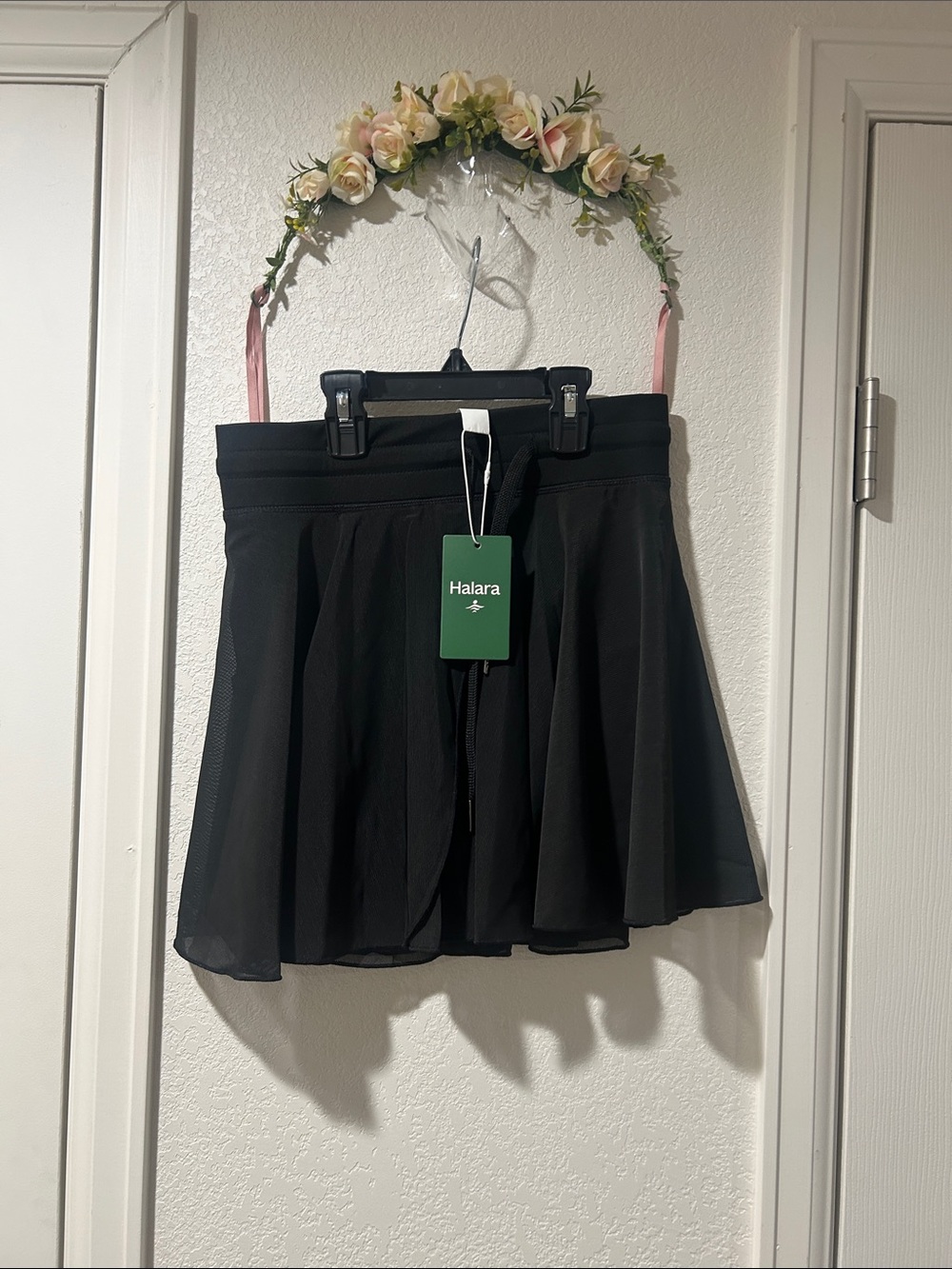 Halara High Waisted Drawstring Mesh 2-in-1 Pocket Flowy Mini Flare Skirt - Picture 4 of 7